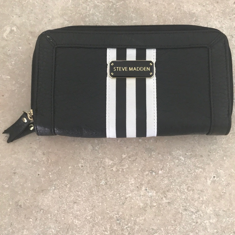 Steve Madden Clutch